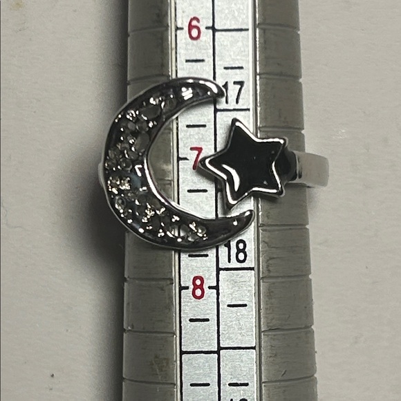 Moon and Star Ring - Picture 6 of 6
